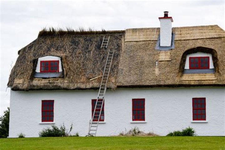 How long do thatch roofs last?